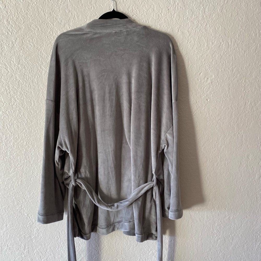 SKIMS Lounge Cardigan Robe With Belt Size M Gray Velour Soft Cozy Loungewear - Picture 5 of 7